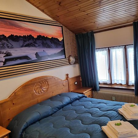 Albergo Meuble Tarandan Forni di Sopra Exterior foto