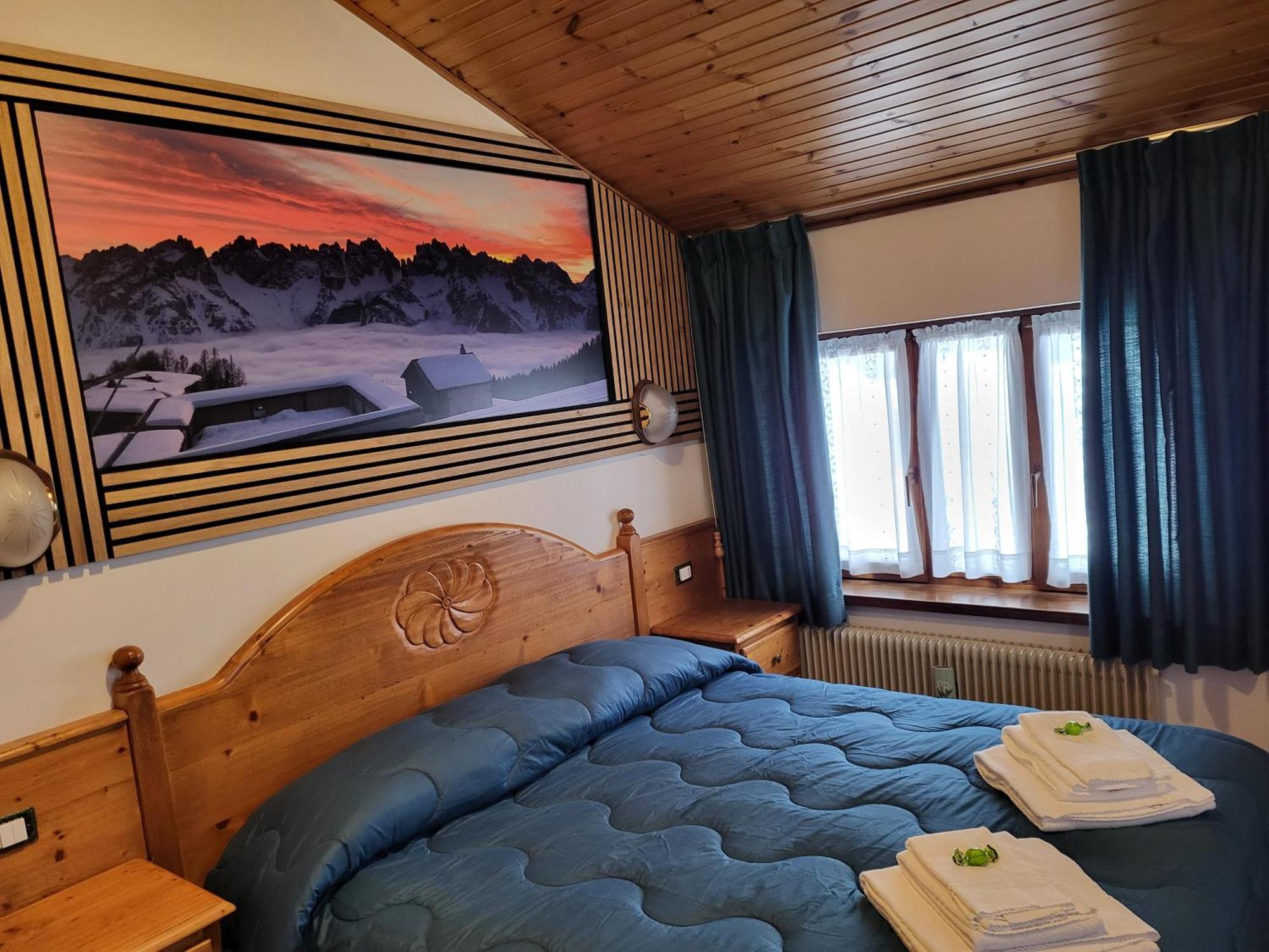 Albergo Meuble Tarandan Forni di Sopra Exterior foto