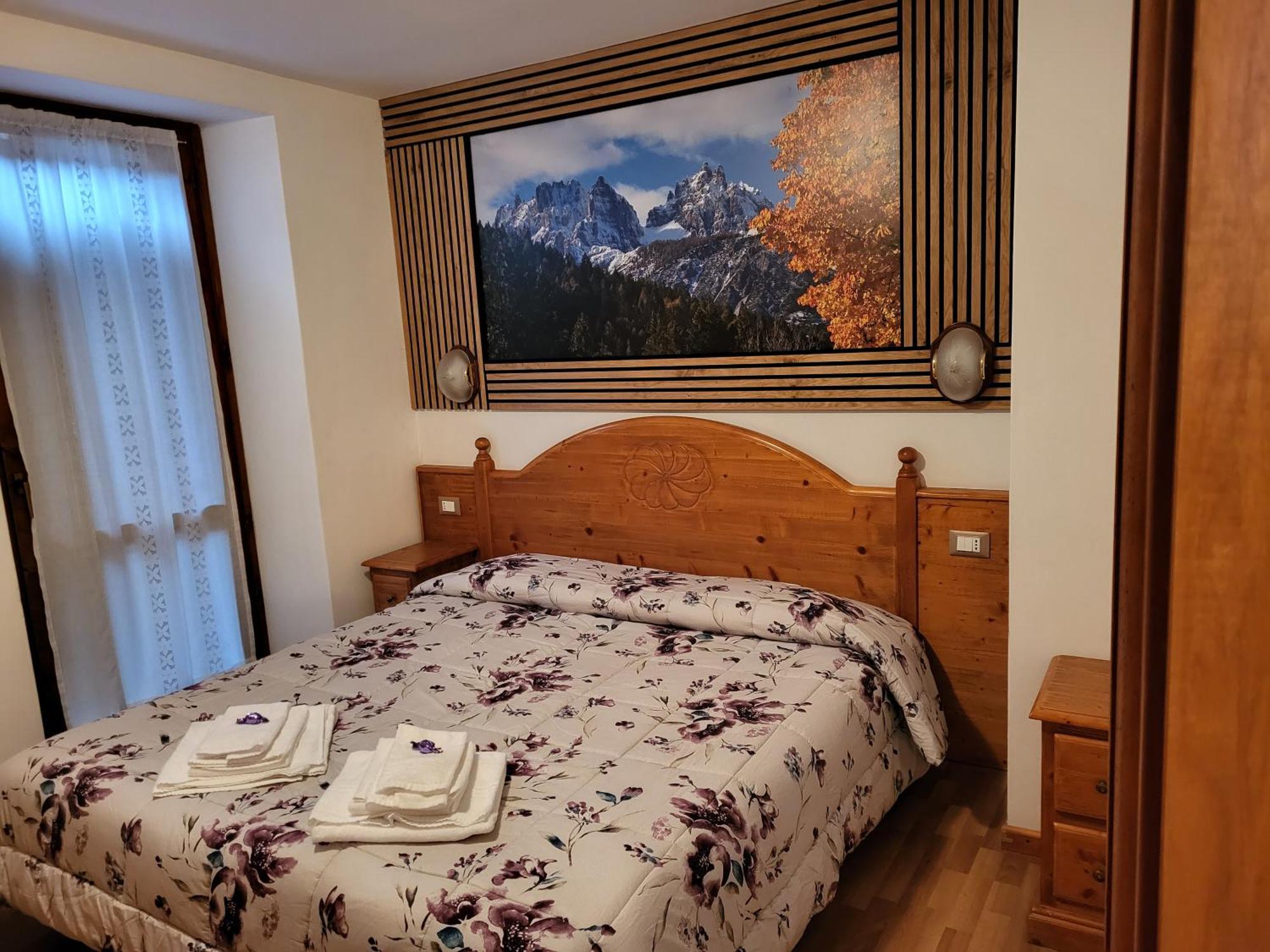 Albergo Meuble Tarandan Forni di Sopra Exterior foto