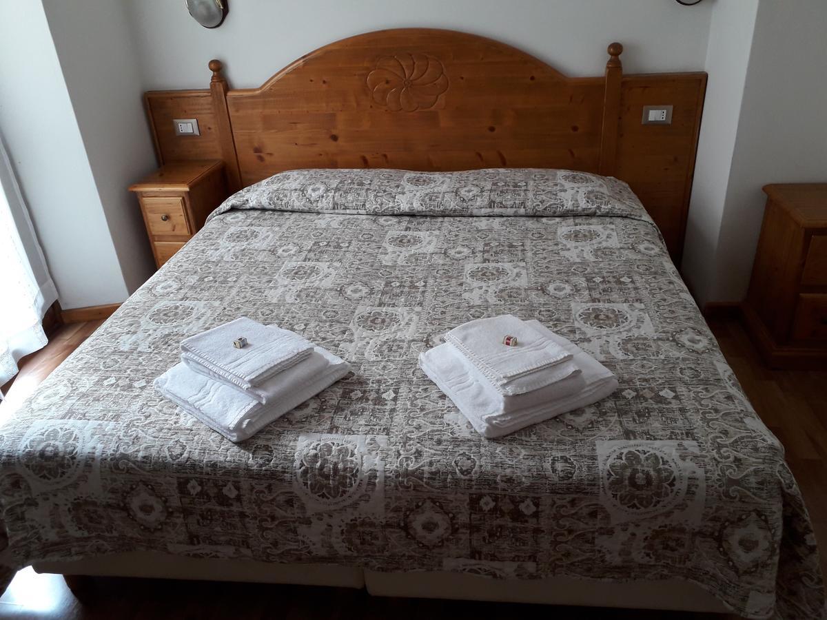 Albergo Meuble Tarandan Forni di Sopra Exterior foto